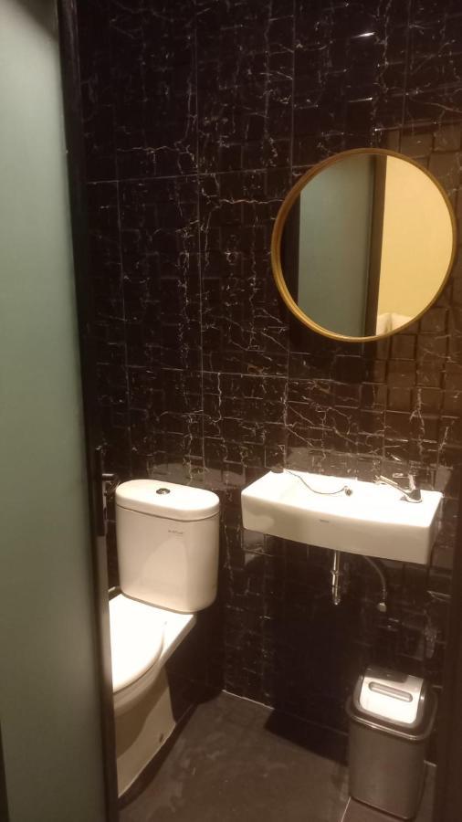 Rumah Wj Rooms And Suites Улувату Экстерьер фото