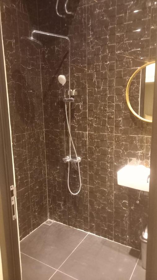 Rumah Wj Rooms And Suites Улувату Экстерьер фото