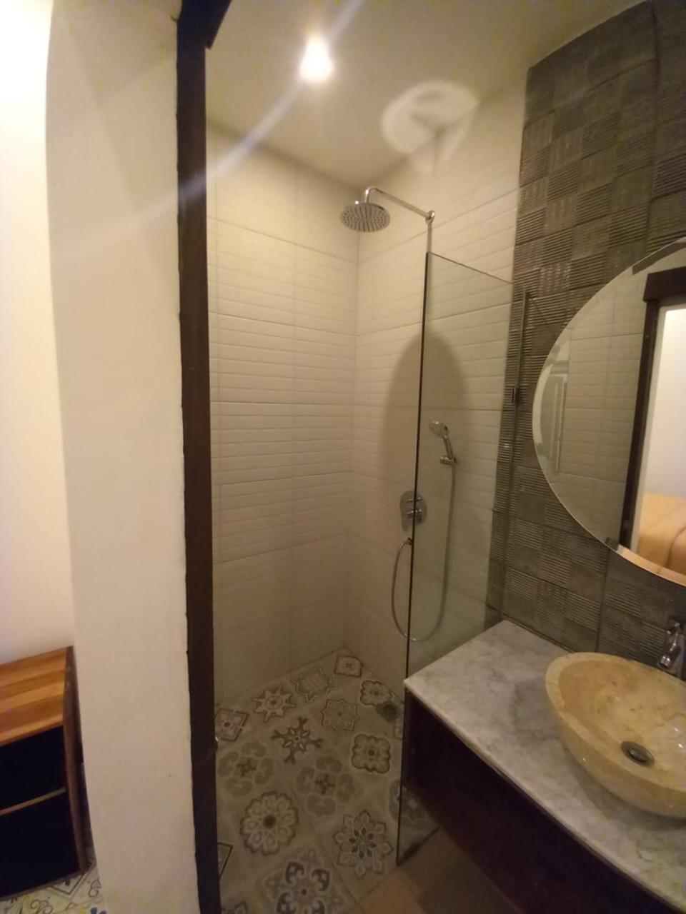 Rumah Wj Rooms And Suites Улувату Экстерьер фото